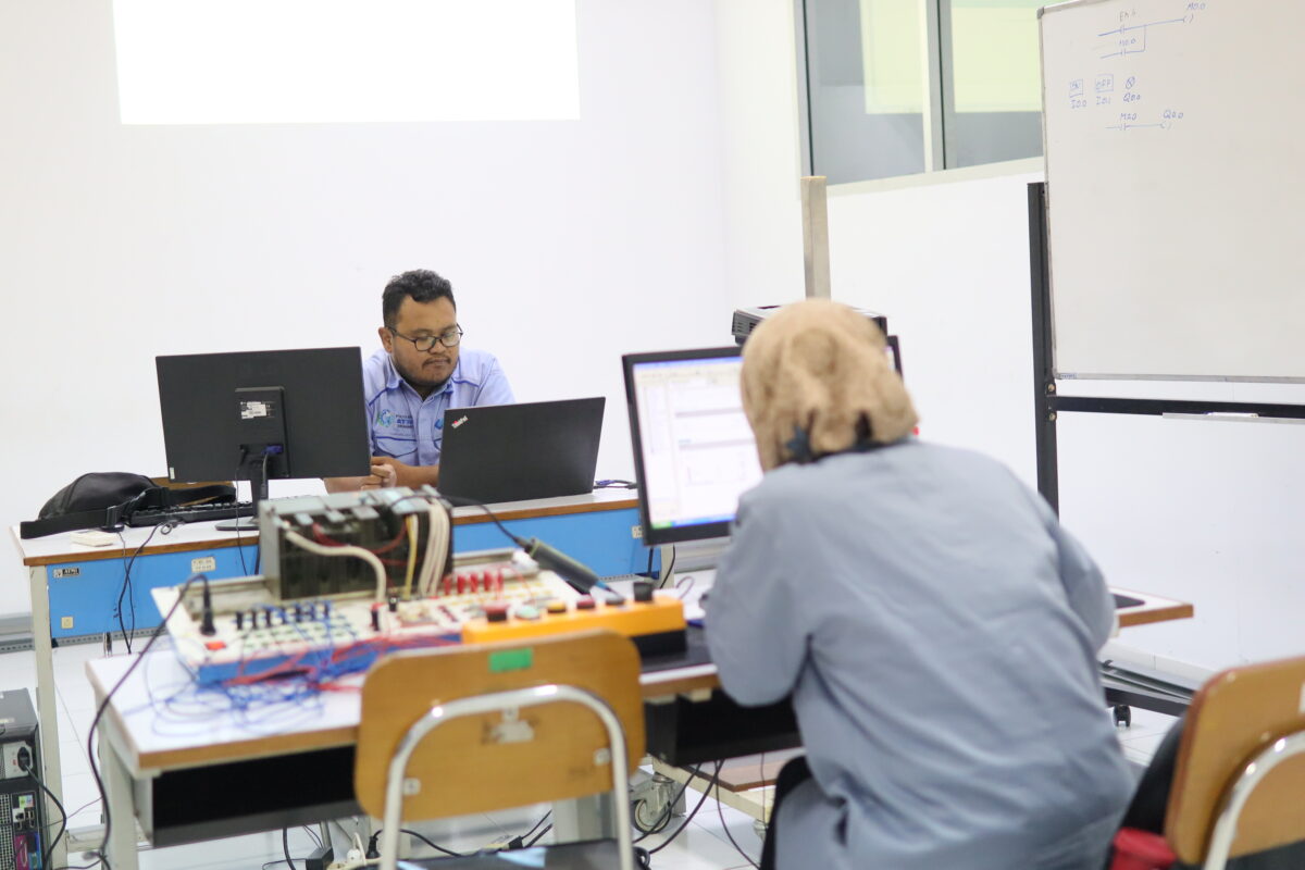 PLC Programmer Training