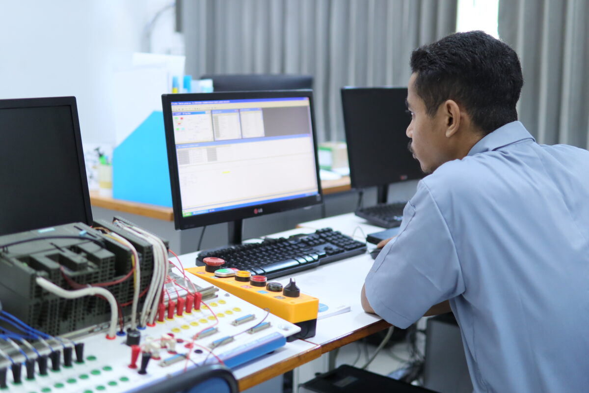 Otomasi PLC Training