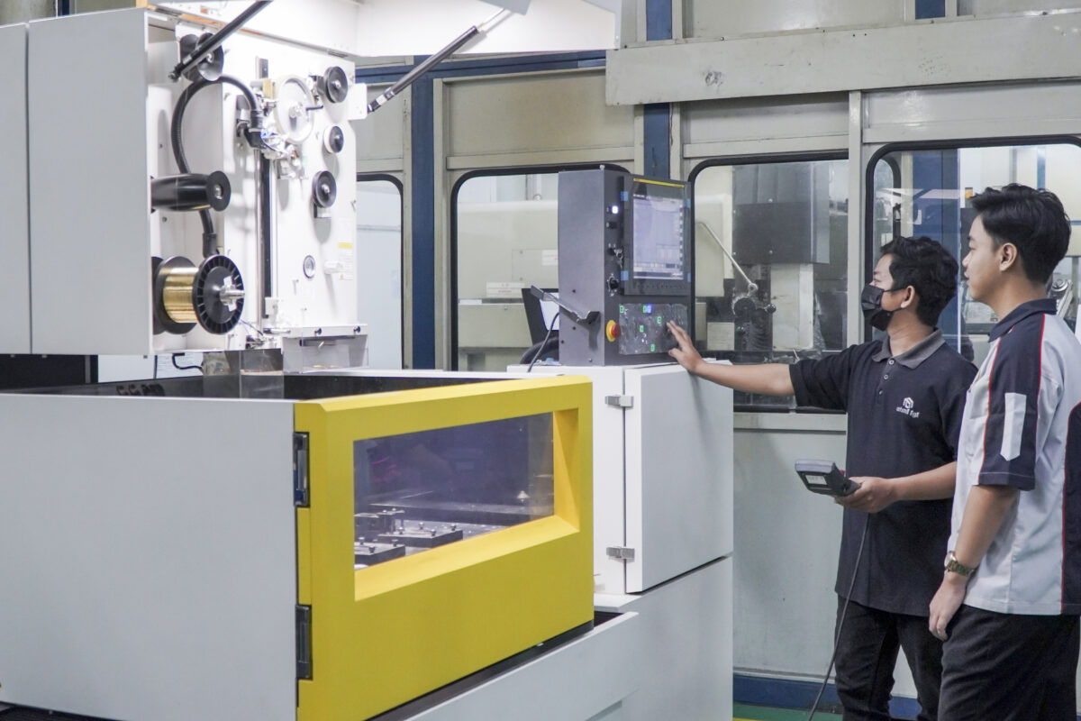 Mold Assembly Program for Industrial Application
