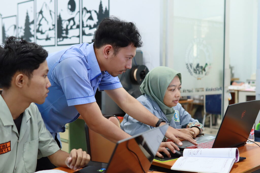 Belajar Membuat Prototype dengan Teknologi 3D di ATMI