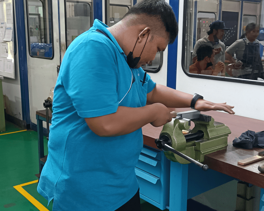 Magang Industri SMK Sakti GemolongBenchwork